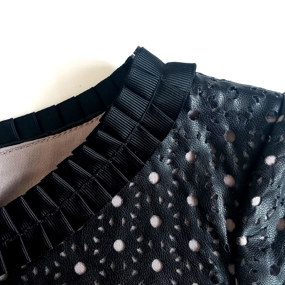 Ivy & Blu Women's Black Cut Out Vegan Leather Wiggle Shift Cap Sleeve Dress 4 - Picture 4 of 15